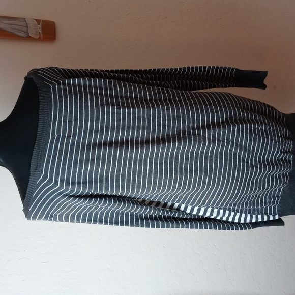 Nollie Long Sweater - Picture 3 of 6